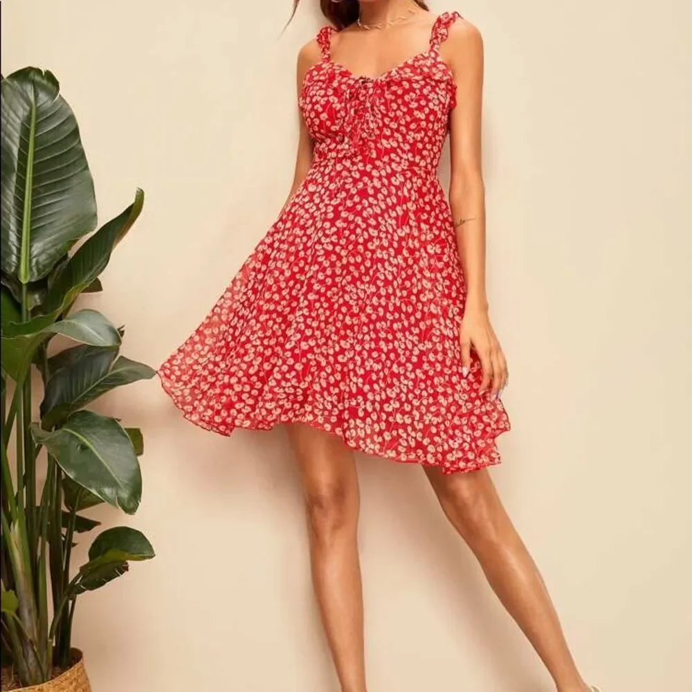 ✨HP✨Ditsy Floral Tie Neck Ruffle Trim Cami Dress✨ - Picture 2 of 8